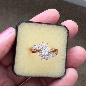 New in box costume Diamond ring size 6